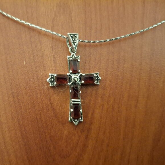 Vintage Garnet & Marcasite 925 Sterling Silver Cross Pendant Necklace